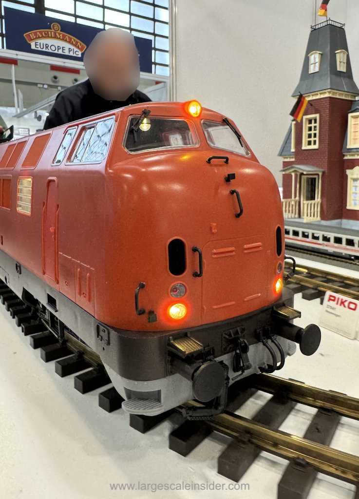 PIKO 37460 37461 BR 221 Sample at Intermodellbau Dortmund 2025
