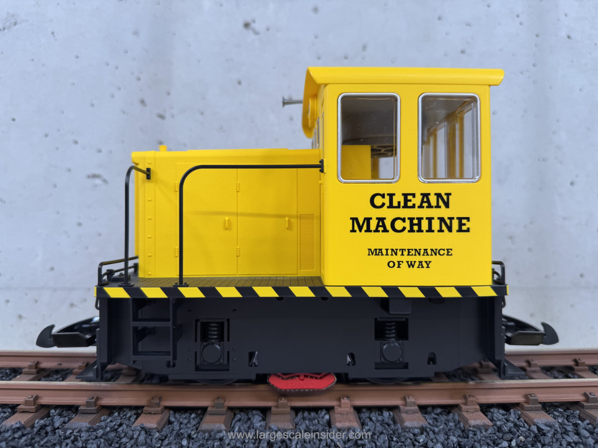 PIKO G 38501 GE 25 Ton Clean Machine Track Cleaner Battery Power