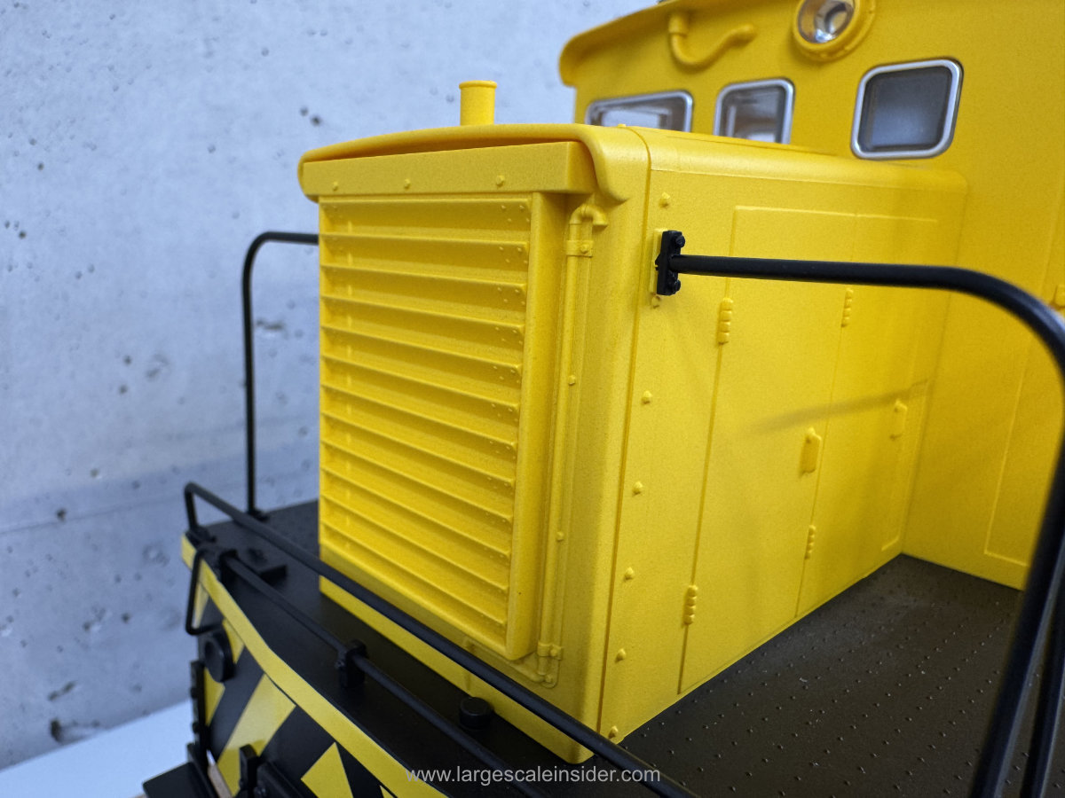 PIKO G 38501 GE 25 Ton Clean Machine Track Cleaner Battery Power