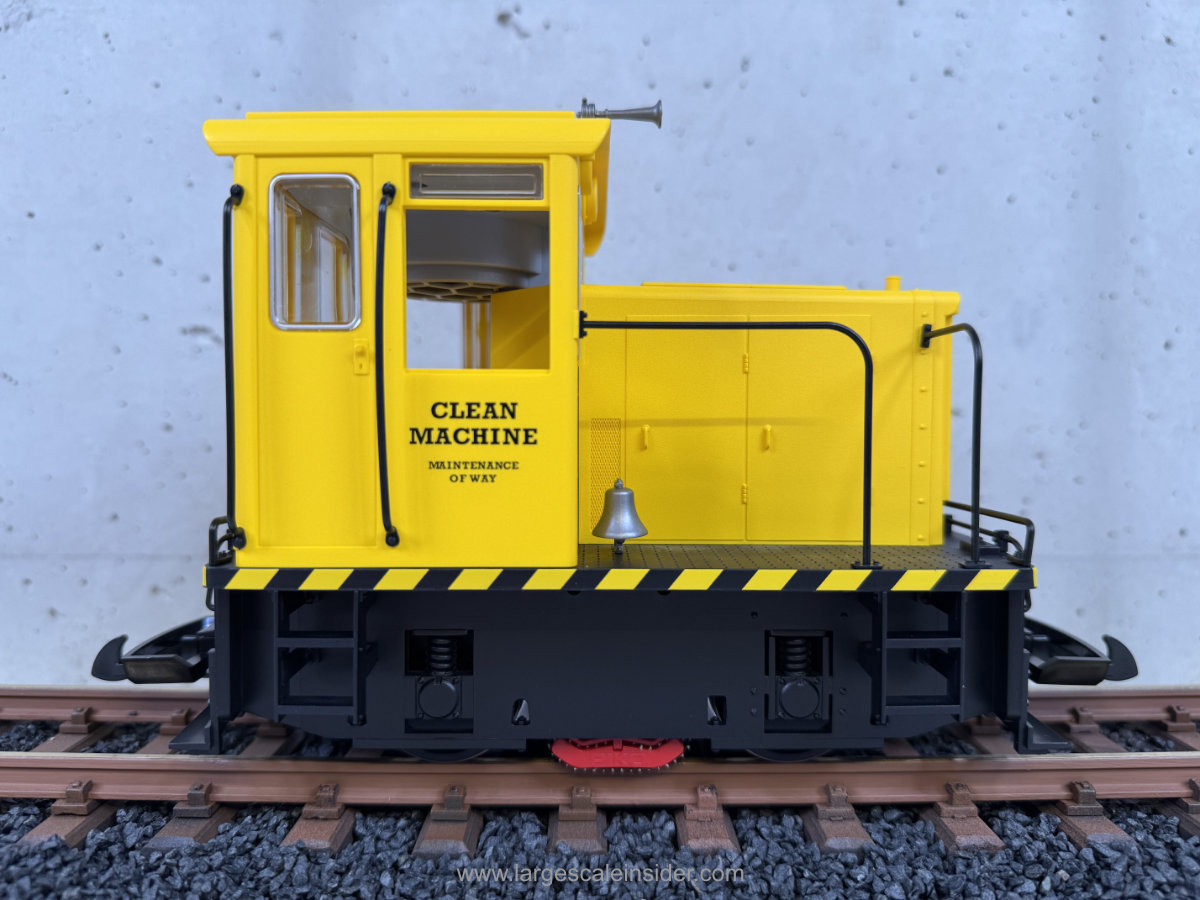 PIKO G 38501 GE 25 Ton Clean Machine Track Cleaner Battery Power